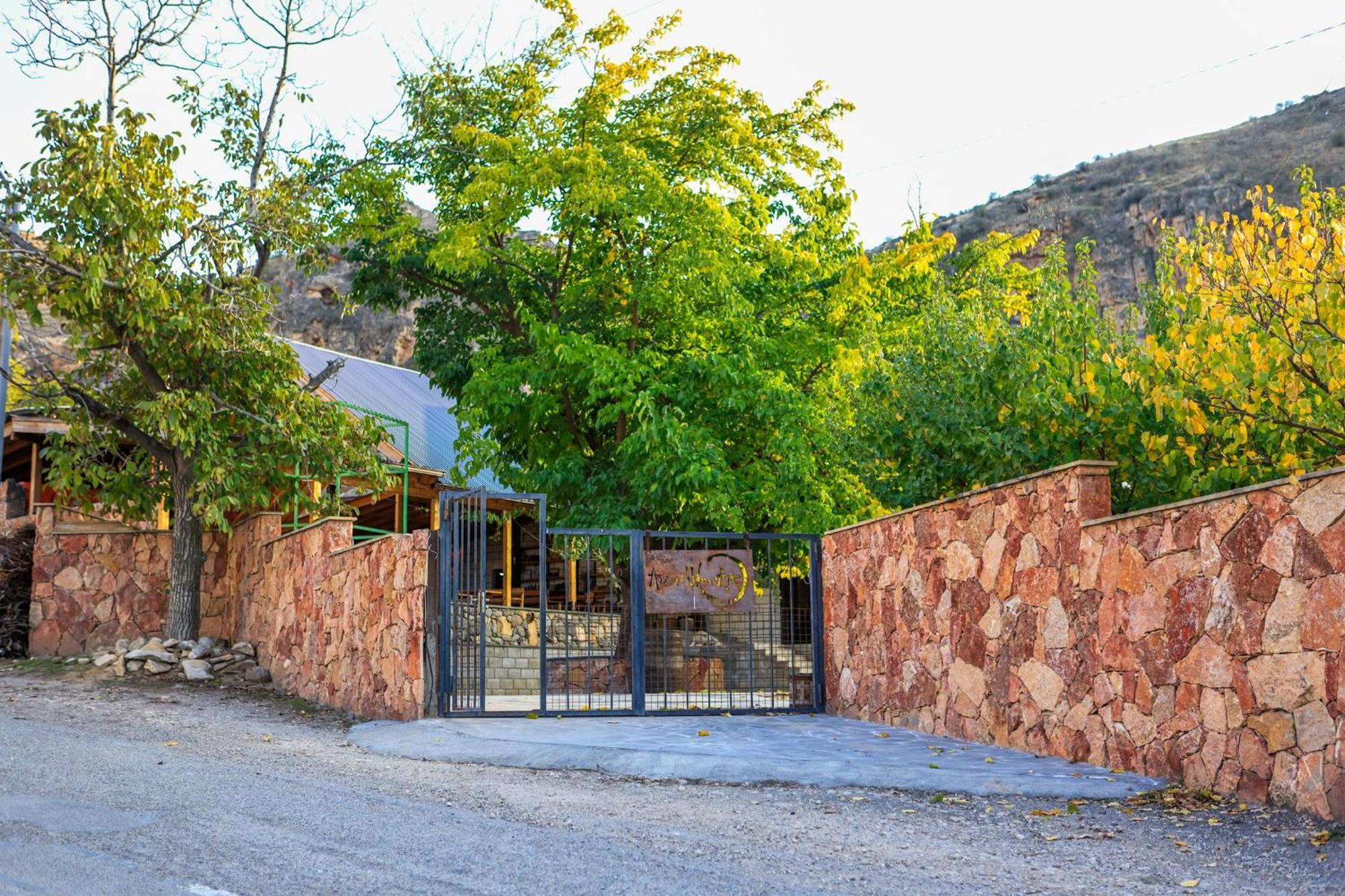 Areni Wine Art Bed & Breakfast Bagian luar foto